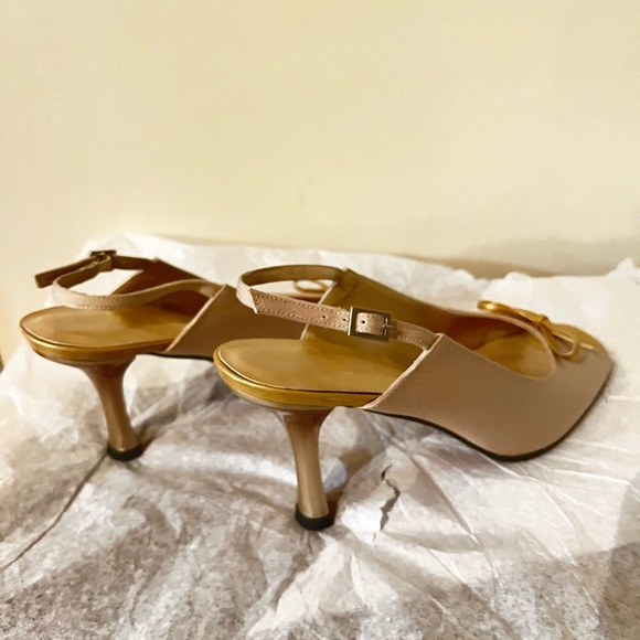 Stuart Weizmann open toe. - Picture 3 of 7